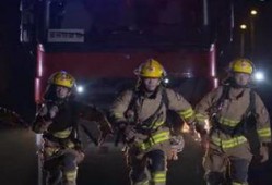 消防员视频,视频记录惊心动魄的灭火行动